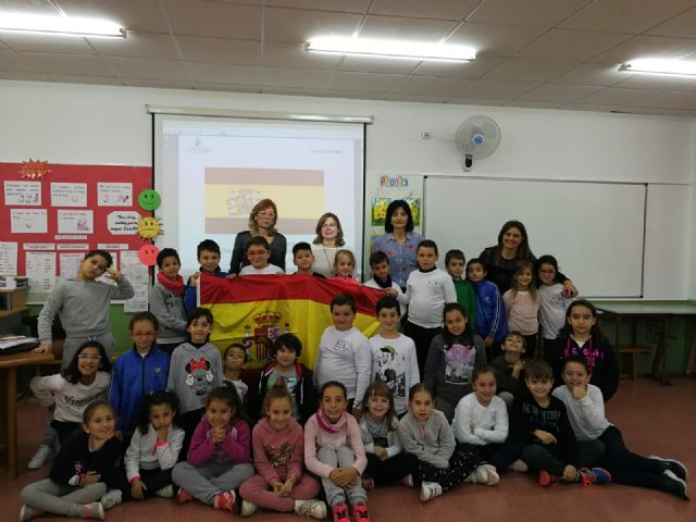 Los escolares de San Pedro del Pinatar protagonizan la celebración del 40 aniversario de la Constitución Española - 2, Foto 2
