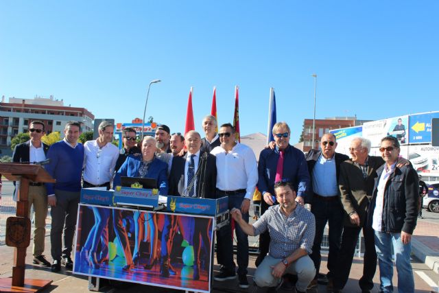 Inaugurado el rótulo luminoso de la mítica discoteca Súper Chuy's, ya desaparecida y todo un referente en la noche alcantarillera y murciana - 5, Foto 5
