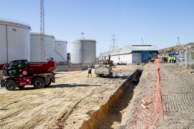 La prolongación del rack de tuberías en El Fangal mejorará las instalaciones para la carga y descarga de graneles líquidos - 3, Foto 3