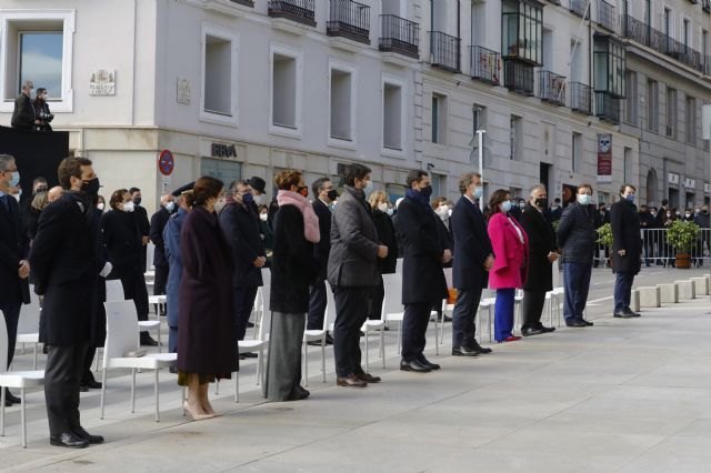 López Miras: La unidad, igualdad y solidaridad que inspiraron la Constitución son más necesarias que nunca para vencer al virus - 1, Foto 1