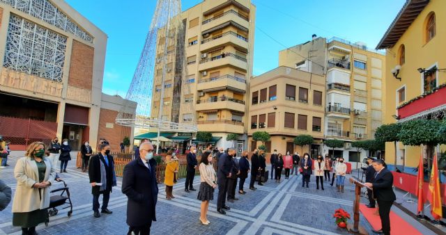Alcantarilla rinde homenaje a la Constitución Española con una lectura conjunta de varios de sus artículos - 1, Foto 1