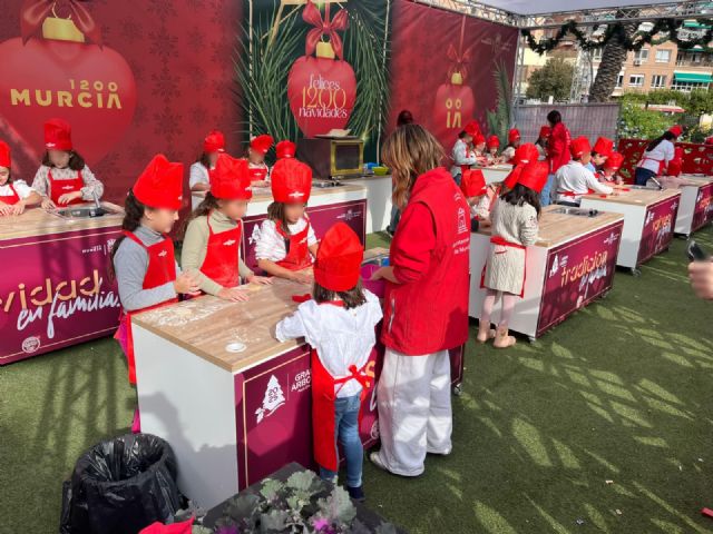 La programación del Gran Árbol de Navidad continúa durante el puente en la Plaza Circular con talleres infantiles, espectáculos y conciertos - 1, Foto 1