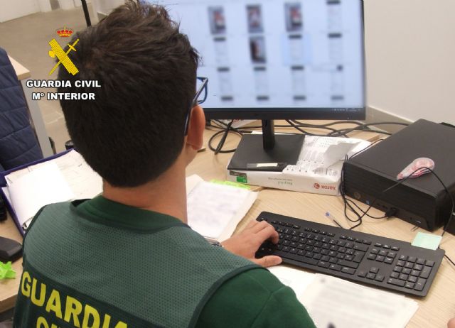 La Guardia Civil detiene a dos personas por difundir imágenes de carácter sexual de una menor en un foro de internet - 2, Foto 2