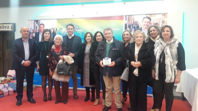El PP homenajea a sus tres últimos secretarios generales y al equipo de militantes encargado de preparar los votos para los comicios electorales - 1, Foto 1