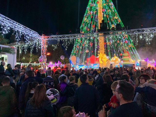 Más de 400.000 personas han pasado este año por el Árbol de Navidad de la Plaza Circular - 2, Foto 2