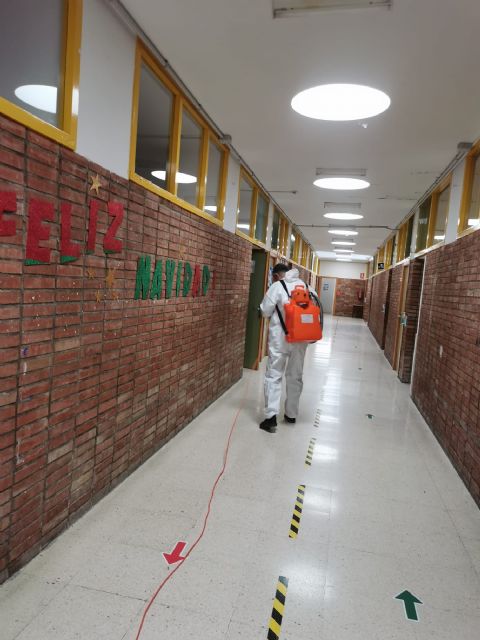 La Concejalía de Educación refuerza las labores de desinfección en los centros educativos de cara a la vuelta a las aulas - 1, Foto 1
