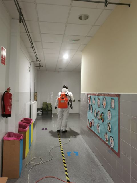 La Concejalía de Educación refuerza las labores de desinfección en los centros educativos de cara a la vuelta a las aulas - 2, Foto 2