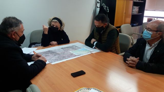 Fulgencio Gil reclama el apoyo del ayuntamiento para rechazar la línea de Alta Tensión de 40 kms con la que Iberdrola prevé atravesar la Sierra de Almenara - 2, Foto 2