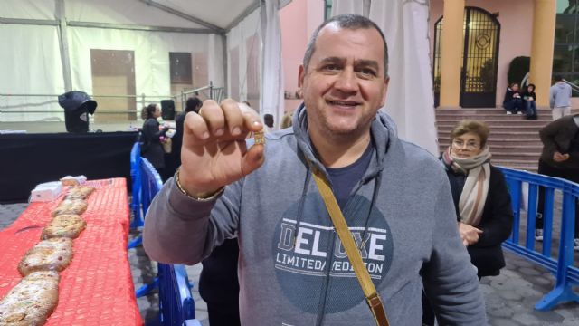 Un gran Roscón de Reyes de 60 metros logra recaudar 1.200 euros en Los Alcázares - 4, Foto 4
