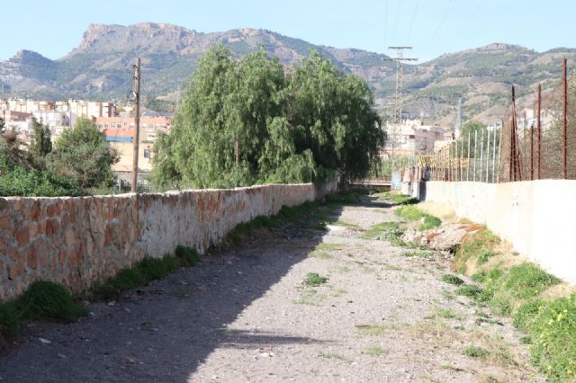 El Ayuntamiento de Lorca finaliza la reconstrucción del muro de la Rambla de las Chatas a su paso por el casco urbano de la ciudad - 2, Foto 2