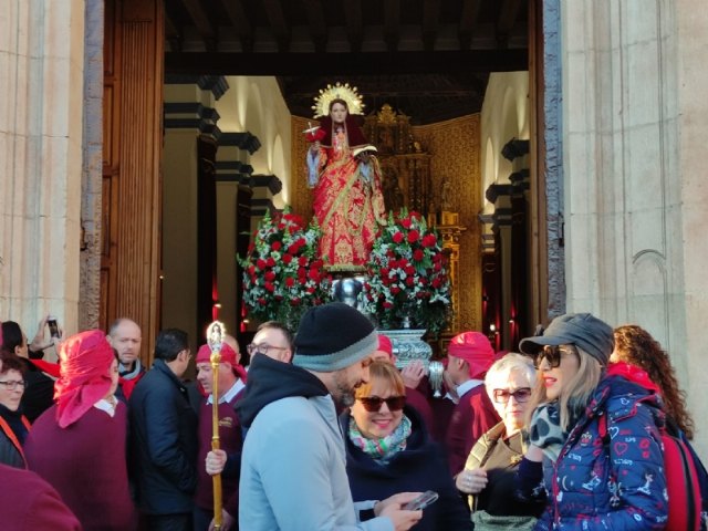 Más de 15.000 personas participan en la jornada de romería de Santa Eulalia de Mérida, Patrona de Totana, que regresa a su santuario en Sierra Espuña, Foto 2