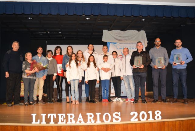 La recaudación de la venta de los libros del Carnaval se destinará a Cáritas Parroquial - 2, Foto 2