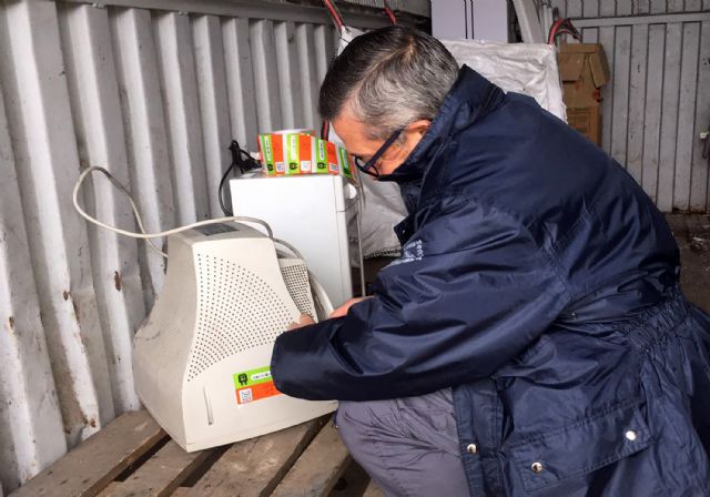 El ecoparque municipal se suma a un proyecto de etiquetado electrónico de los aparatos eléctricos y electrónicos desechados - 1, Foto 1