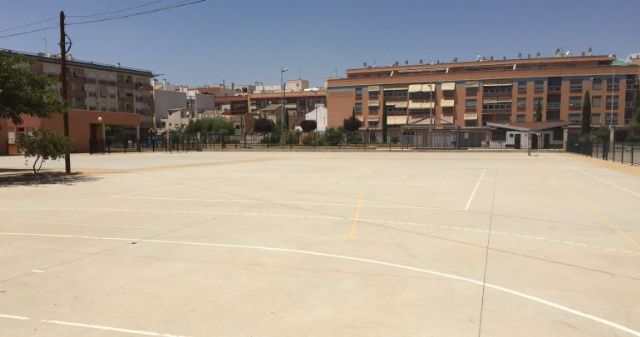 El PSOE insiste en la necesidad de dotar a los centros educativos de Lorca con zonas de sombra para evitar el estrés térmico en los meses de calor - 1, Foto 1