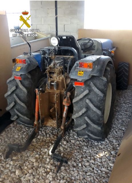 La Guardia Civil recupera un tractor agrícola sustraído hace cuatro años - 1, Foto 1