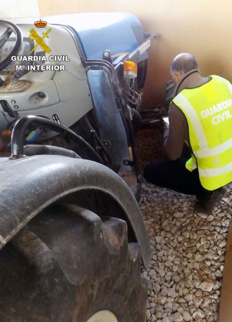 La Guardia Civil recupera un tractor agrícola sustraído hace cuatro años - 3, Foto 3