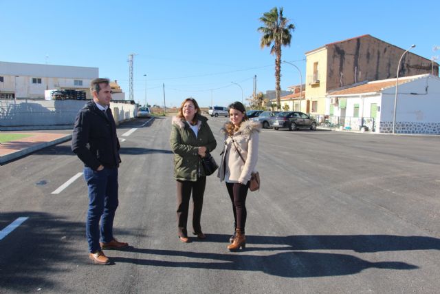 Renuevan la zona verde, el asfaltado y la señalización del barrio de Los Veras - 2, Foto 2