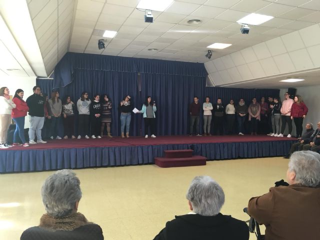 Taller intergeneracional entre alumnos del Instituto de Pliego y personas mayores del municipio - 4, Foto 4