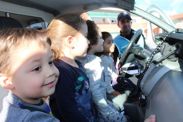 Policía Local y Protección Civil difunden su labor entre los escolares - 1, Foto 1