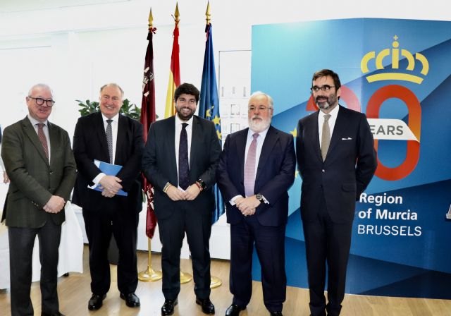 López Miras resalta los 30 años de la oficina de la Región en Bruselas como centro de referencia y asesoramiento en políticas de la Unión Europea - 2, Foto 2