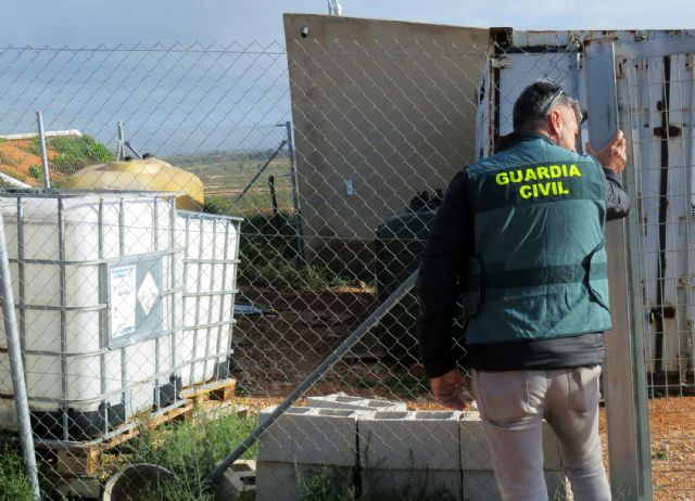 La Guardia Civil arresta a dos experimentados delincuentes por la sustracción de gasóleo bonificado en fincas agrícolas - 1, Foto 1
