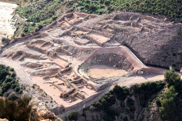 They approve the contracting of the project to improve the dissemination and consolidation of prehistoric architectural structures at the La Bastida archaeological site