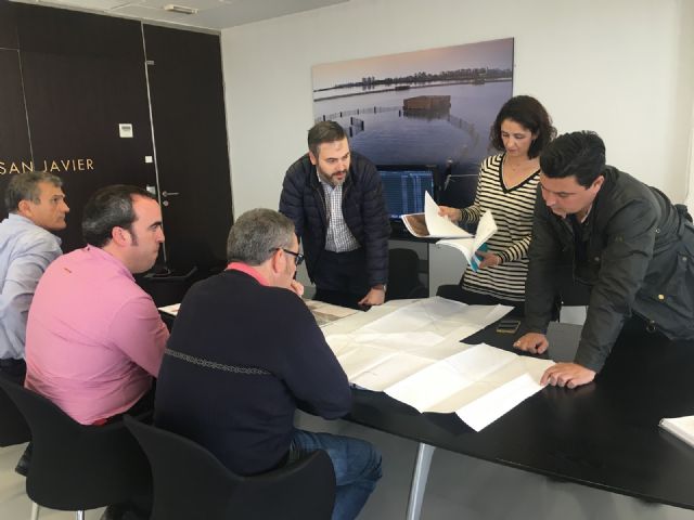 El alcalde, José Miguel Luengo  y el director general del Agua, Sebastián Delgado participan en una reunión técnica sobre obras y proyectos contra inundaciones en el municipio - 1, Foto 1