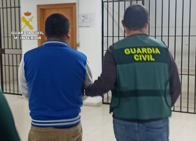 La Guardia Civil detiene a una persona por el robo con violencia de un teléfono móvil - 2, Foto 2