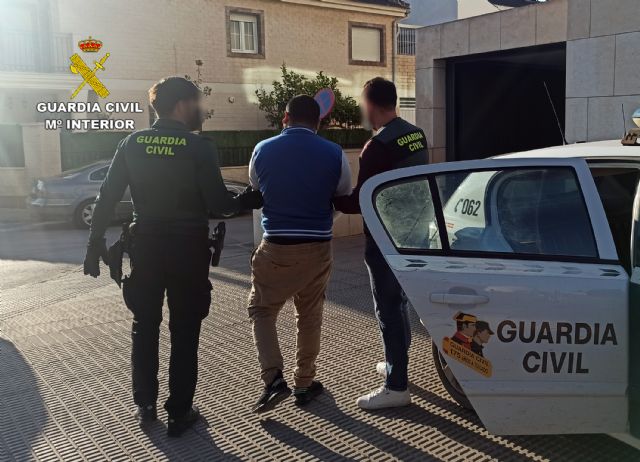 La Guardia Civil detiene a una persona por el robo con violencia de un teléfono móvil - 3, Foto 3