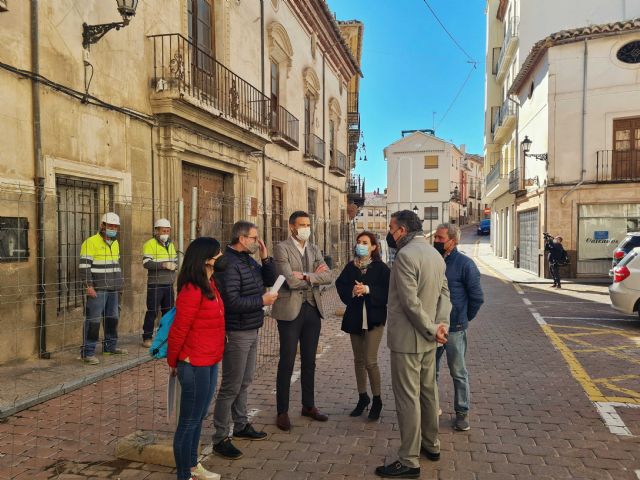 El Ayuntamiento de Caravaca interviene en el Palacio de la Encomienda para frenar su degradación estructural y evitar el peligro para los viandantes - 1, Foto 1