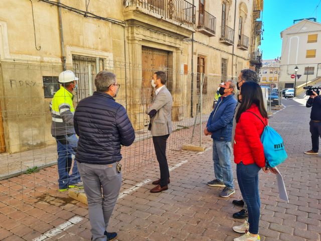 El Ayuntamiento de Caravaca interviene en el Palacio de la Encomienda para frenar su degradación estructural y evitar el peligro para los viandantes - 3, Foto 3