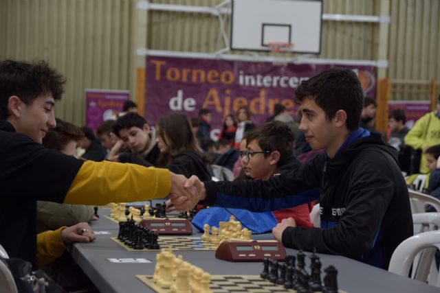 Más de doscientos estudiantes compiten en el Torneo Intercentros de Ajedrez del IES Los Molinos - 1, Foto 1