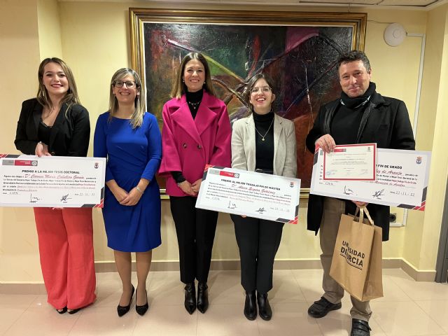 La cooperación entre el Ayuntamiento y la UMU vuelve a quedar patente en la entrega de premios del Concurso de Trabajos de Fin de Grado, Fin de Máster y Tesis sobre Águilas - 2, Foto 2