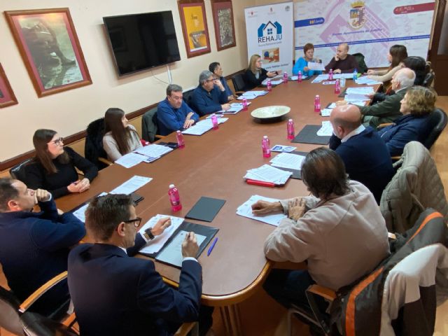 Primera reunión de la mesa de trabajo sobre vivienda social enmarcada en el Proyecto REHAJU de la Concejalía de Política Social - 1, Foto 1