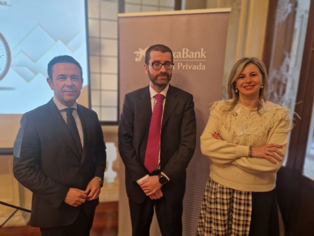 CaixaBank Banca Privada se reúne con clientes de la Región de Murcia para analizar la situación económica y las perspectivas de 2023 - 1, Foto 1