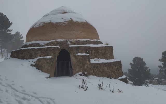 La nieve caída en Sierra Espuña deja preciosas imágenes en los Pozos de la Nieve, Foto 2
