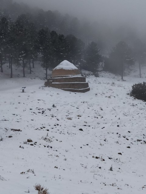 La nieve caída en Sierra Espuña deja preciosas imágenes en los Pozos de la Nieve, Foto 6