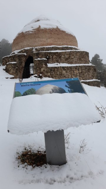 La nieve caída en Sierra Espuña deja preciosas imágenes en los Pozos de la Nieve, Foto 5