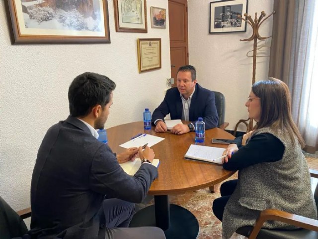 El alcalde de Mula y el director de Competitividad y Calidad Turística hablan sobre las líneas de financiación en Turismo - 1, Foto 1