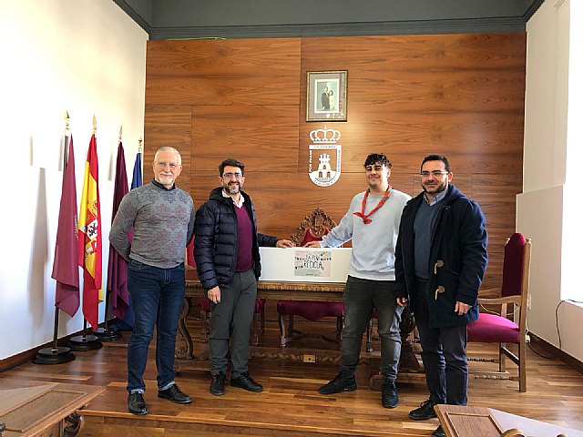 Ecovidrio entrega a la peña ganadora el premio de la campaña La Peña Recicla al ser la más recicladora - 1, Foto 1