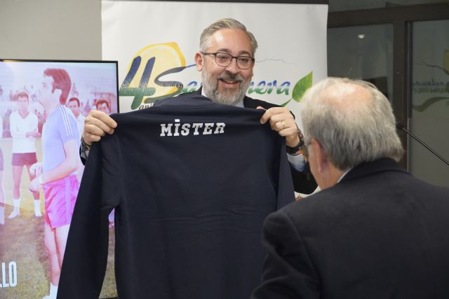 El ex entrenador santomerano Vicente Carlos Campillo recibirá la Medalla de Oro del municipio - 1, Foto 1
