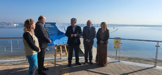 La Comunidad refuerza la protección de la nacra al instalar boyas para señalar las zonas de exclusión de fondeo en el Mar Menor - 2, Foto 2