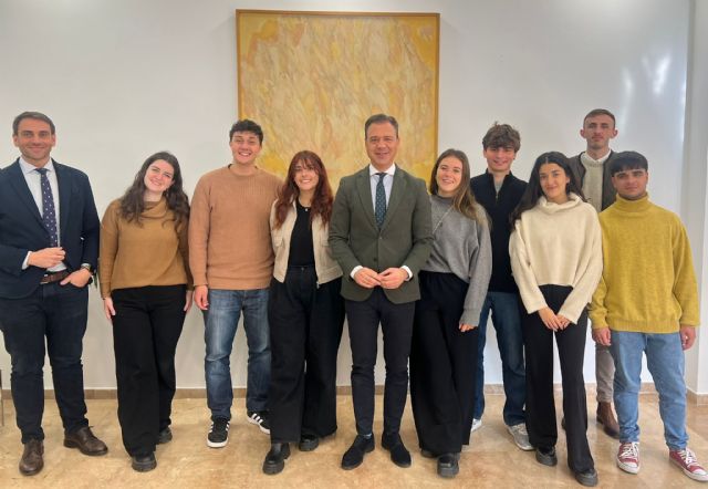 Las becas Golondrina permiten estudiar en la Región a ocho universitarios argentinos descendientes de murcianos - 1, Foto 1