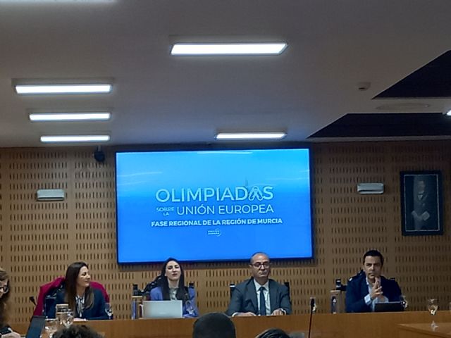 Dos institutos de Torre Pacheco en las III Olimpiadas sobre la Unión Europea - 1, Foto 1