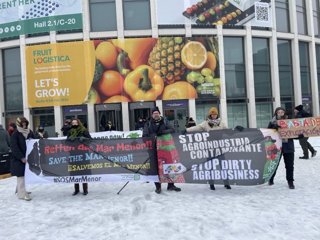 Protestas y Tibunal Popular contra el modelo agroindustrial promovido en la feria Fruit Logistica de Berlín - 5, Foto 5