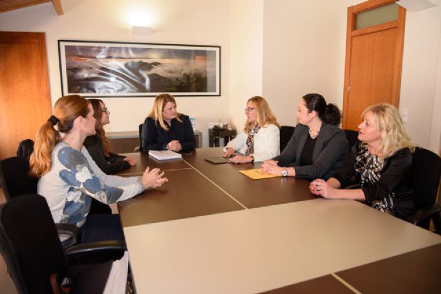 La Organizacin de Mujeres Empresarias abre en Mazarrn su tercera delegacin, Foto 1