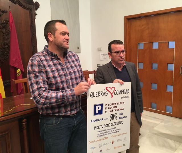 Ayuntamiento y Unión de Comerciantes inician una campaña para promover el aparcamiento en el centro urbano en la que se editarán 70.000 tickets con el 50% de descuento - 1, Foto 1