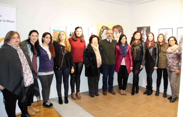 Pintoras caravaqueñas exponen en el Museo Carrilero con motivo del ´Día de la Mujer' - 1, Foto 1