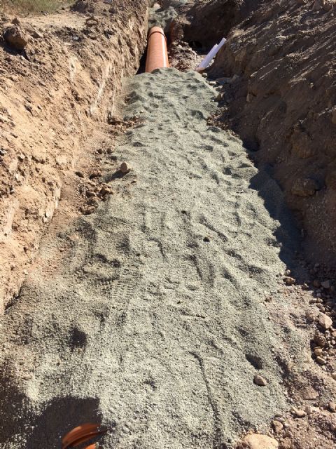 Realizan obras para mejorar la red de saneamiento del paraje El Cabildo - 3, Foto 3