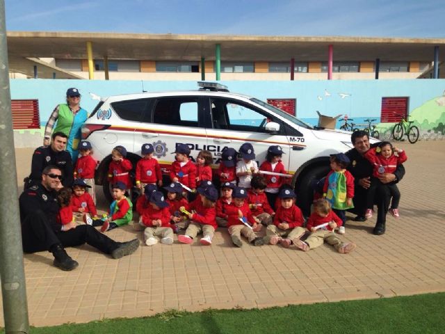 La Policia Local de Cartagena ofrece una charla sobre ciberacoso en el colegio Miralmonte - 1, Foto 1